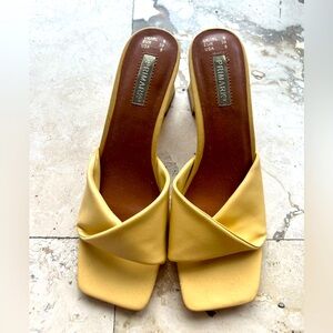 Chunky heel yellow slipper/ sandal